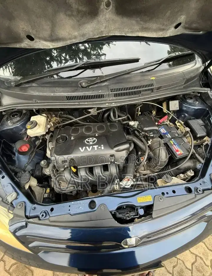 Toyota IST 2003 Blue
