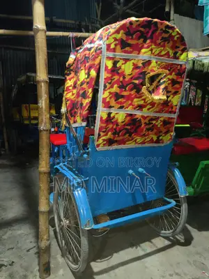 একটি অটো রিস্কা বিক্রি হবে