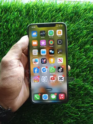 Apple iPhone XS Max . (Used)