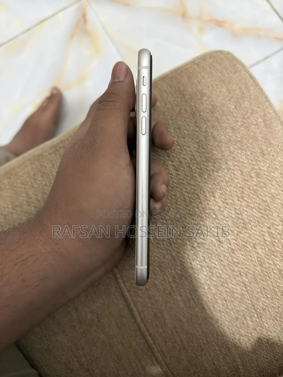 Apple iPhone 11 (Used)