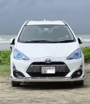 টয়োটা অ্যাকুয়া ২০১৫ অফ হোয়াইট
