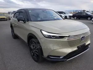 Honda Vezel E: HEV PLAY 2021