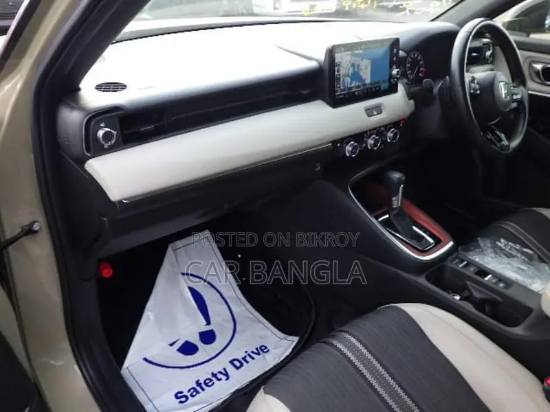 Honda Vezel E: HEV PLAY 2021