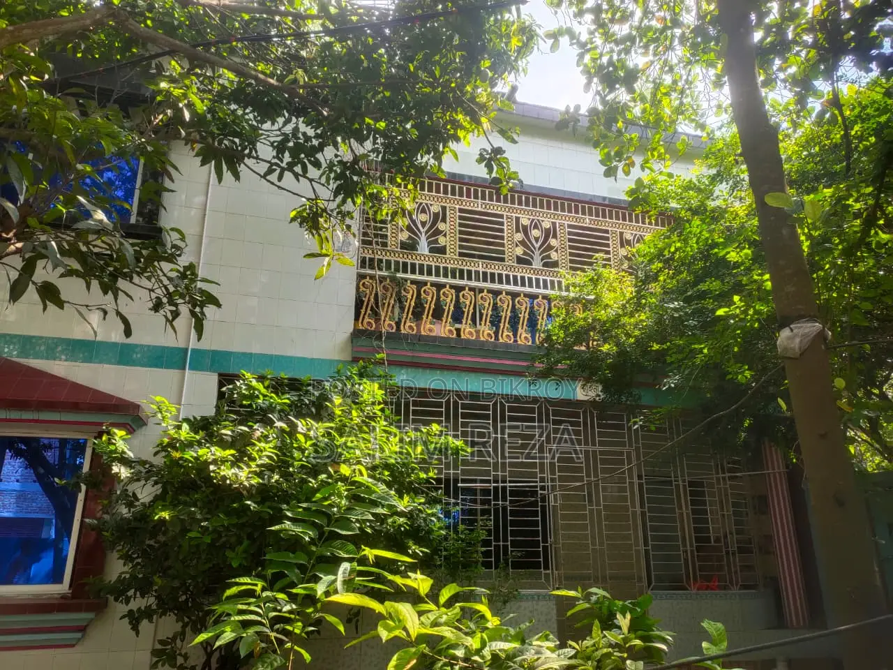ছোটবনগ্রামে আধুনিক দ্বিতল ভবন জরুরি ভিত্তিতে বিক্রয়।