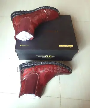 Unique Design Leather High-Neck Chelsea Boots🥾