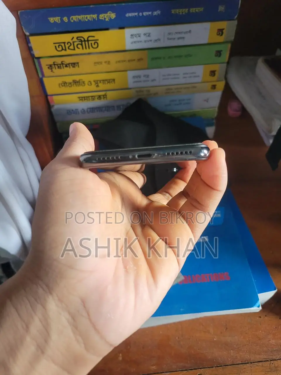 Apple iPhone X (Used)