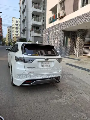 Toyota Harrier advance premium 2015