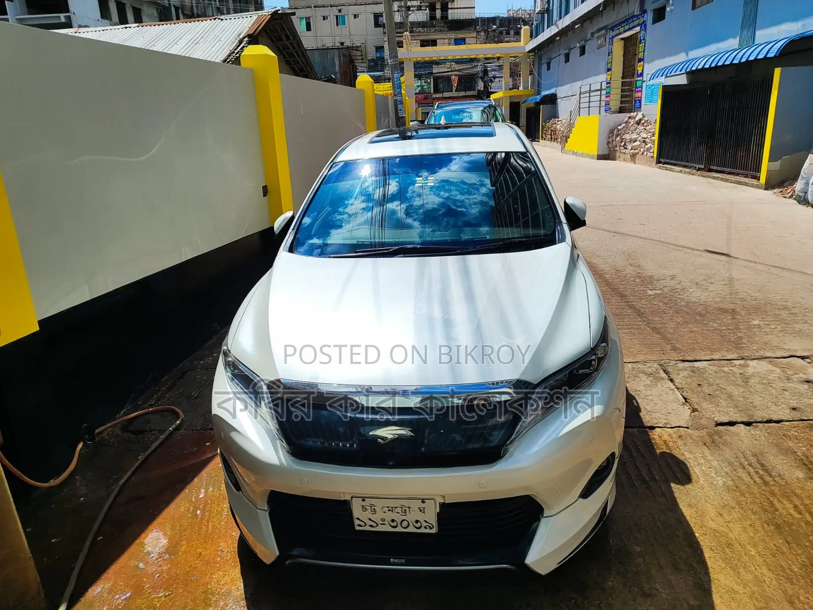 Toyota Harrier advance premium 2015