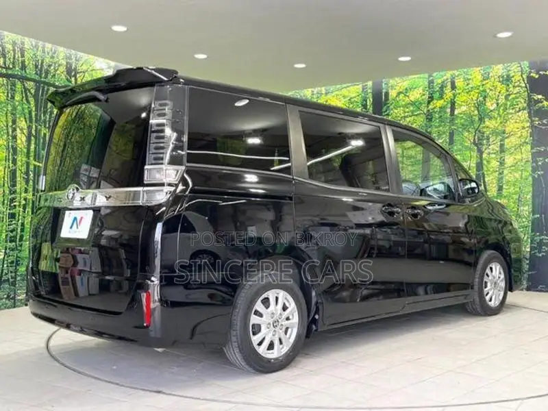 Toyota Voxy SUNROOF MOONROOF 2020