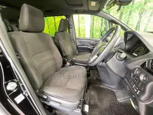 Toyota Voxy SUNROOF MOONROOF 2020