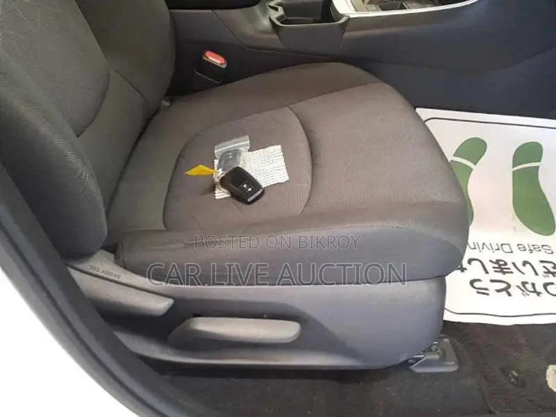 Toyota RAV4 HYBRID X 2021