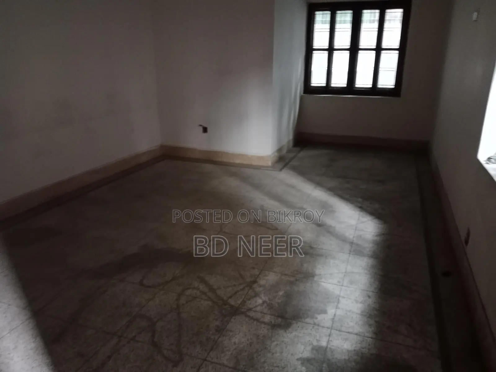 বনানীতে ৩০০০ বর্গফুটের নিচতলার অফিস স্পেস ভাড়ার জন্য উপলব্ধ