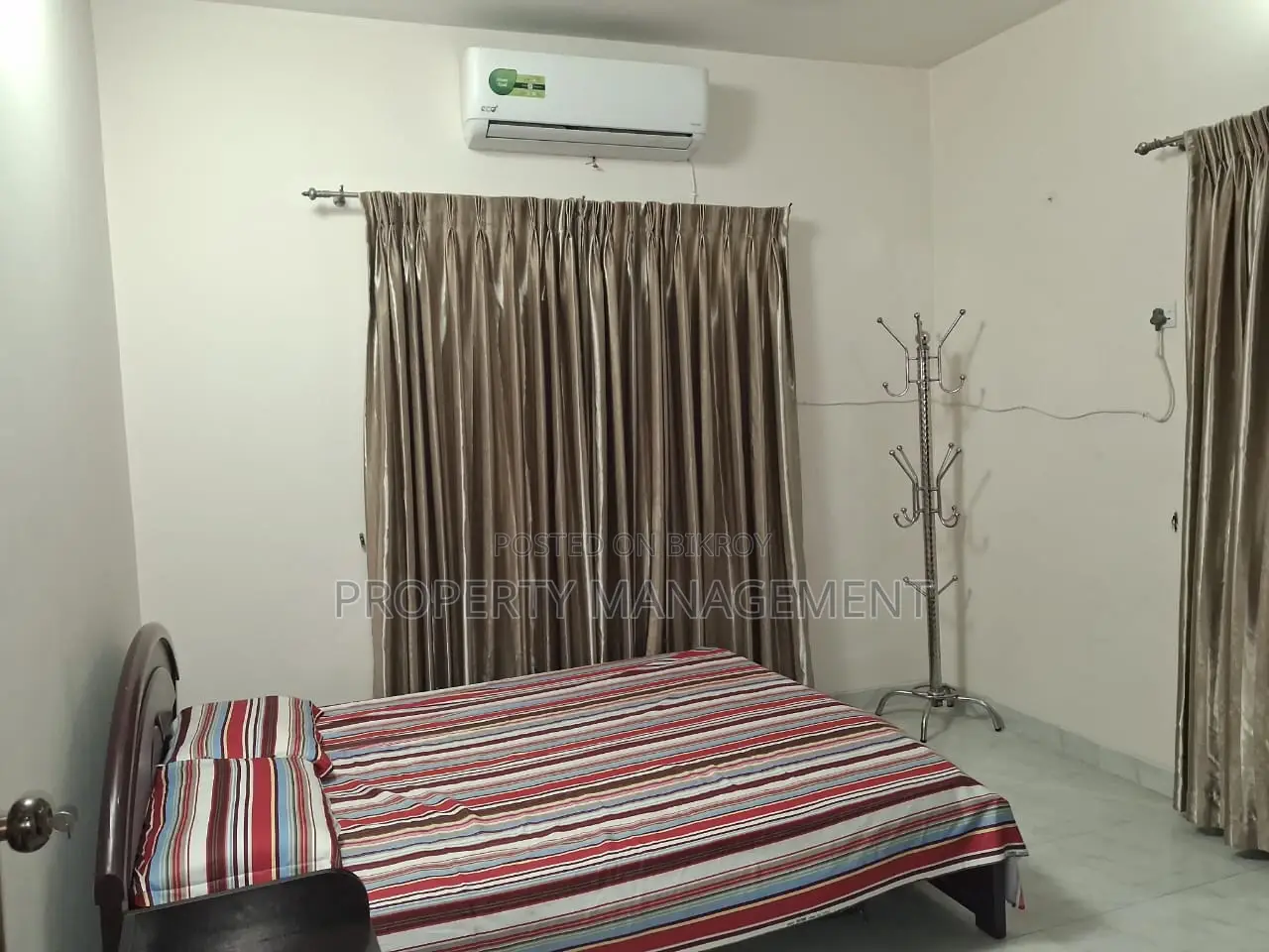গুলশান ২-এ ১৮৫০ বর্গফুটের ফুল ফার্নিশড অ্যাপার্টমেন্ট ভাড়া