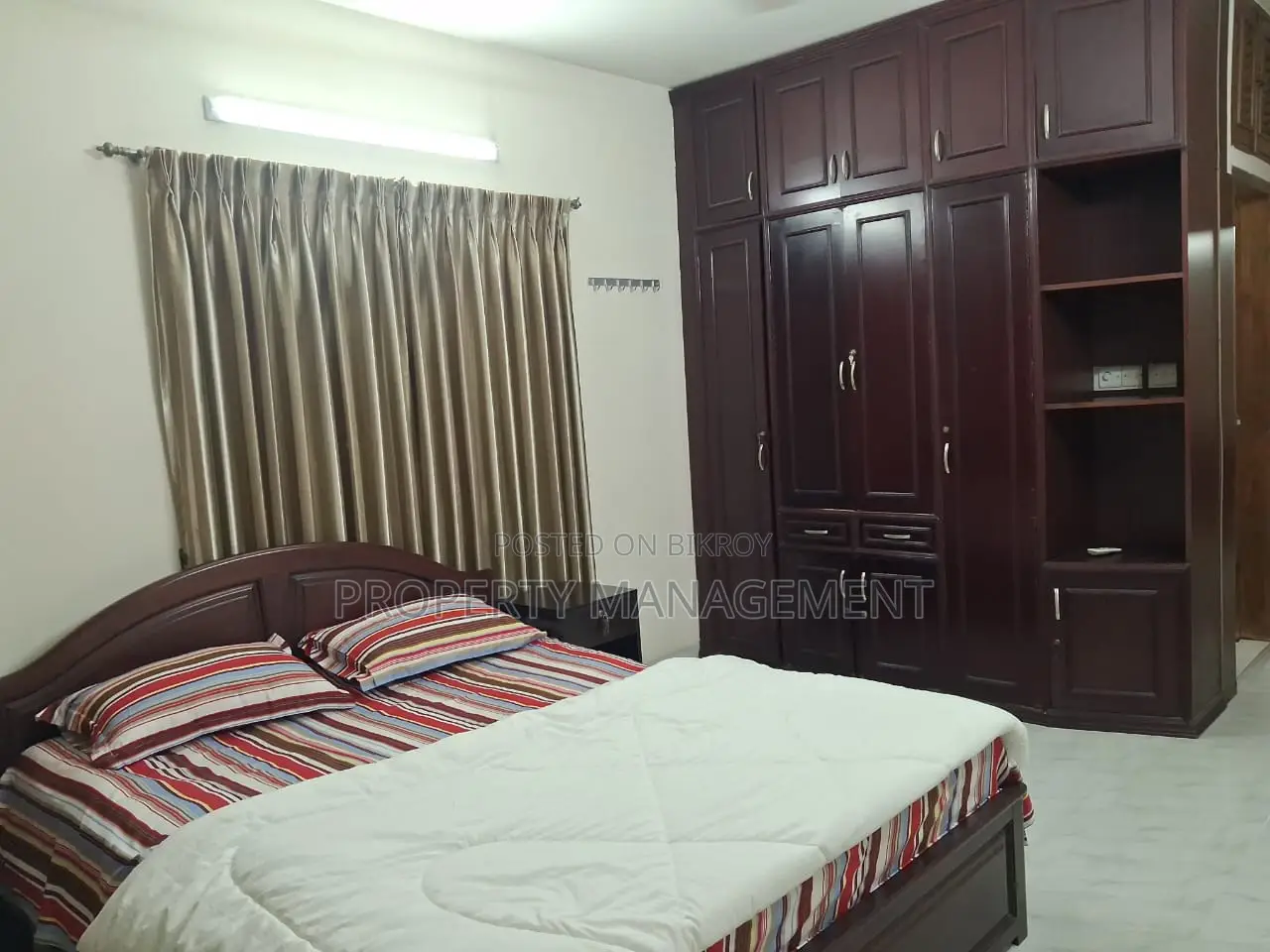গুলশান ২-এ ১৮৫০ বর্গফুটের ফুল ফার্নিশড অ্যাপার্টমেন্ট ভাড়া