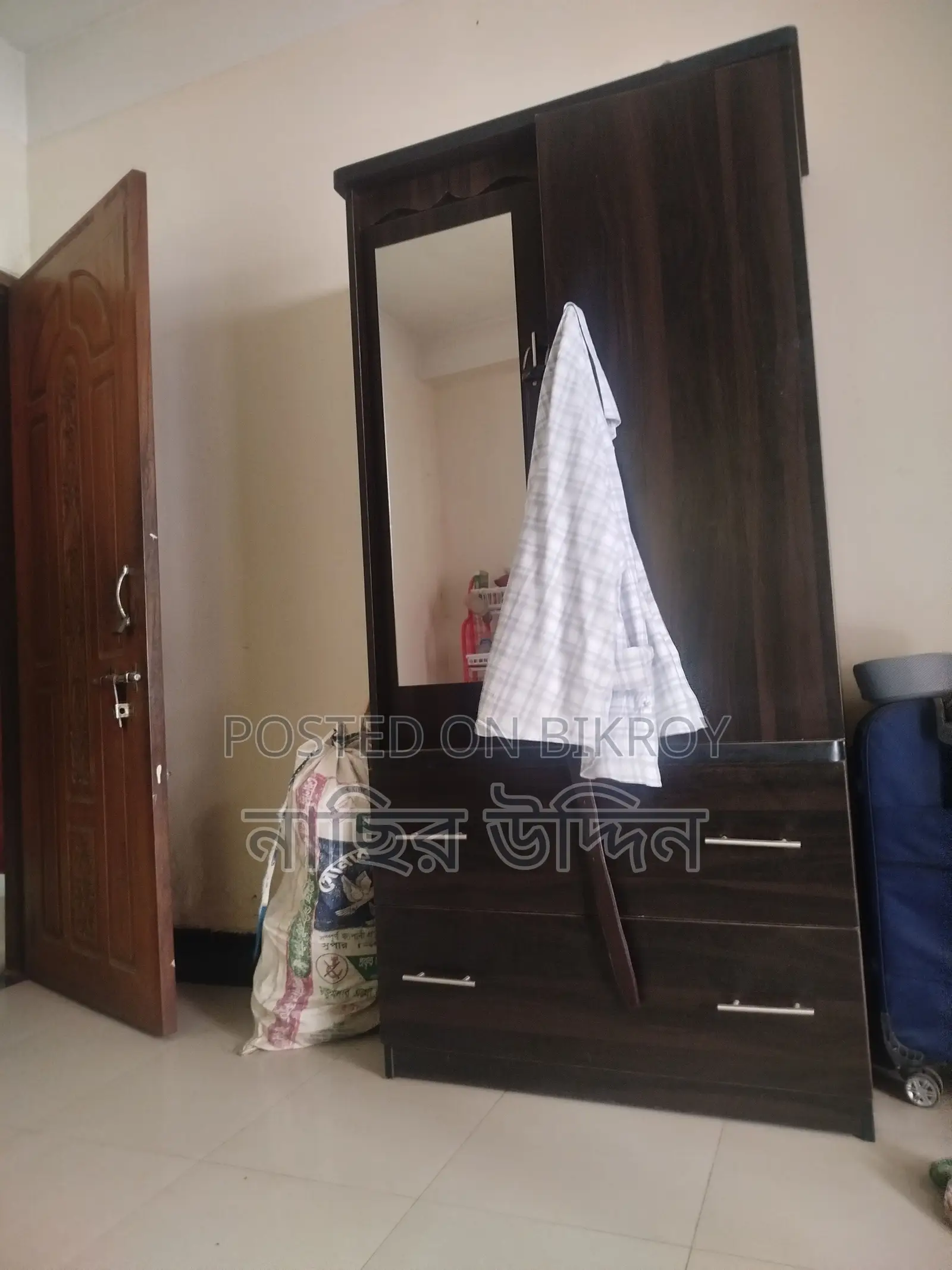 Dressing table