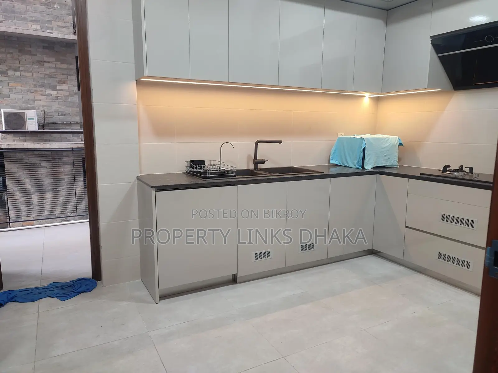 Brand New Luxurious Furnished Apartment with Gym and Swimming Pool