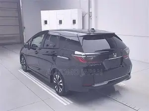 হোন্ডা শাটল ২০২১ কালো
