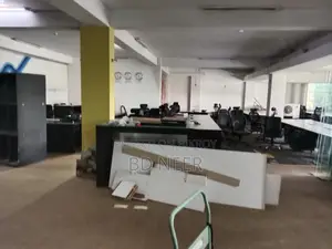Fully commercial unfurnish 6000 sft office space available in banani 11