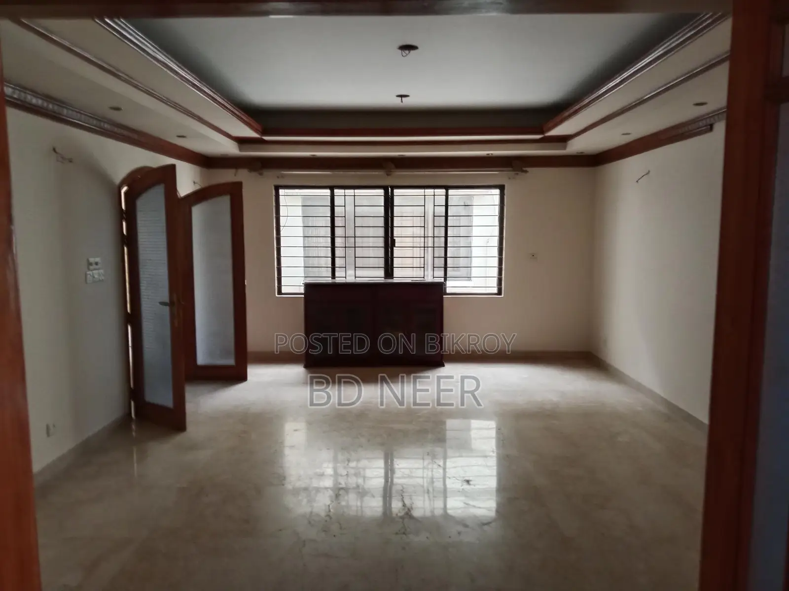 গুলশান ২ উত্তর দিকে ৩২৫০ বর্গফুটের চমৎকার ৪ বেডরুমের অ্যাপার্টমেন্ট খালি আছে