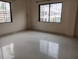 গুলশান ২ উত্তর দিকে ৩২৫০ বর্গফুটের চমৎকার ৪ বেডরুমের অ্যাপার্টমেন্ট খালি আছে