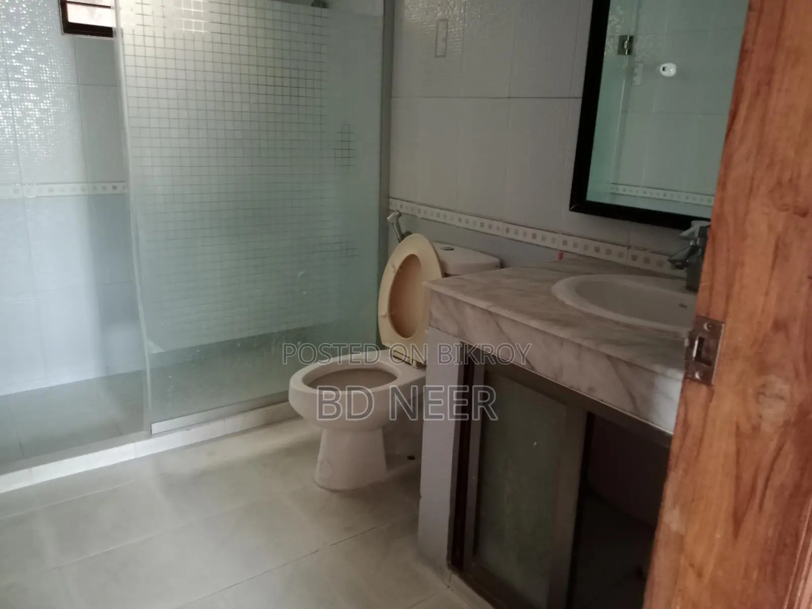 গুলশান ২ উত্তর দিকে ৩২৫০ বর্গফুটের চমৎকার ৪ বেডরুমের অ্যাপার্টমেন্ট খালি আছে
