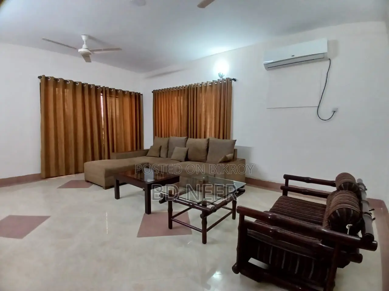 গুলশানে সুন্দর দেখতে ফুল ফার্নিশড ৪ বেডরুমের অ্যাপার্টমেন্ট ভাড়া