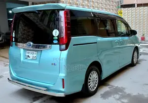 Toyota Noah 2014