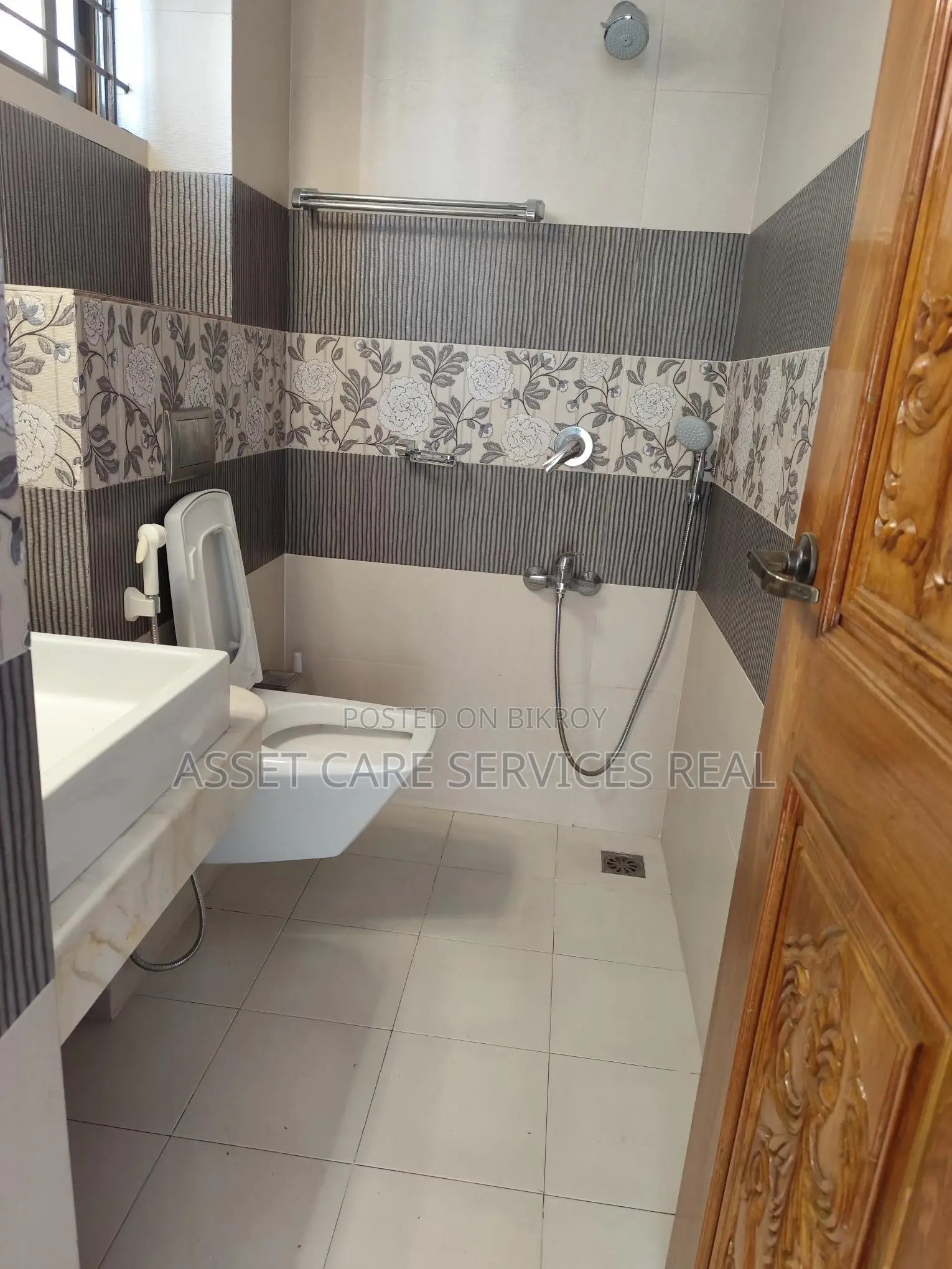 Luxury 3Bed Fully-Furnishid Apartment Rent Baridhara Diplomatic Zone