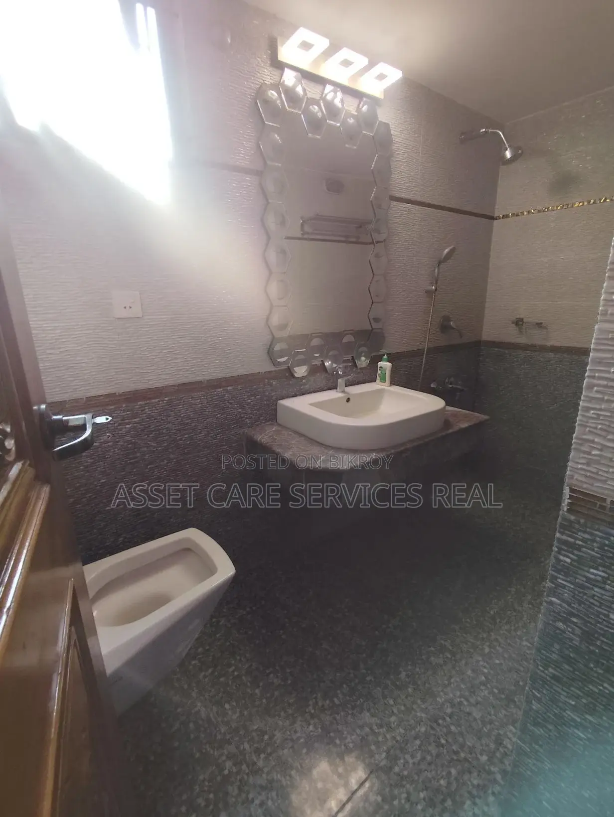 Luxury 3Bed Fully-Furnishid Apartment Rent Baridhara Diplomatic Zone