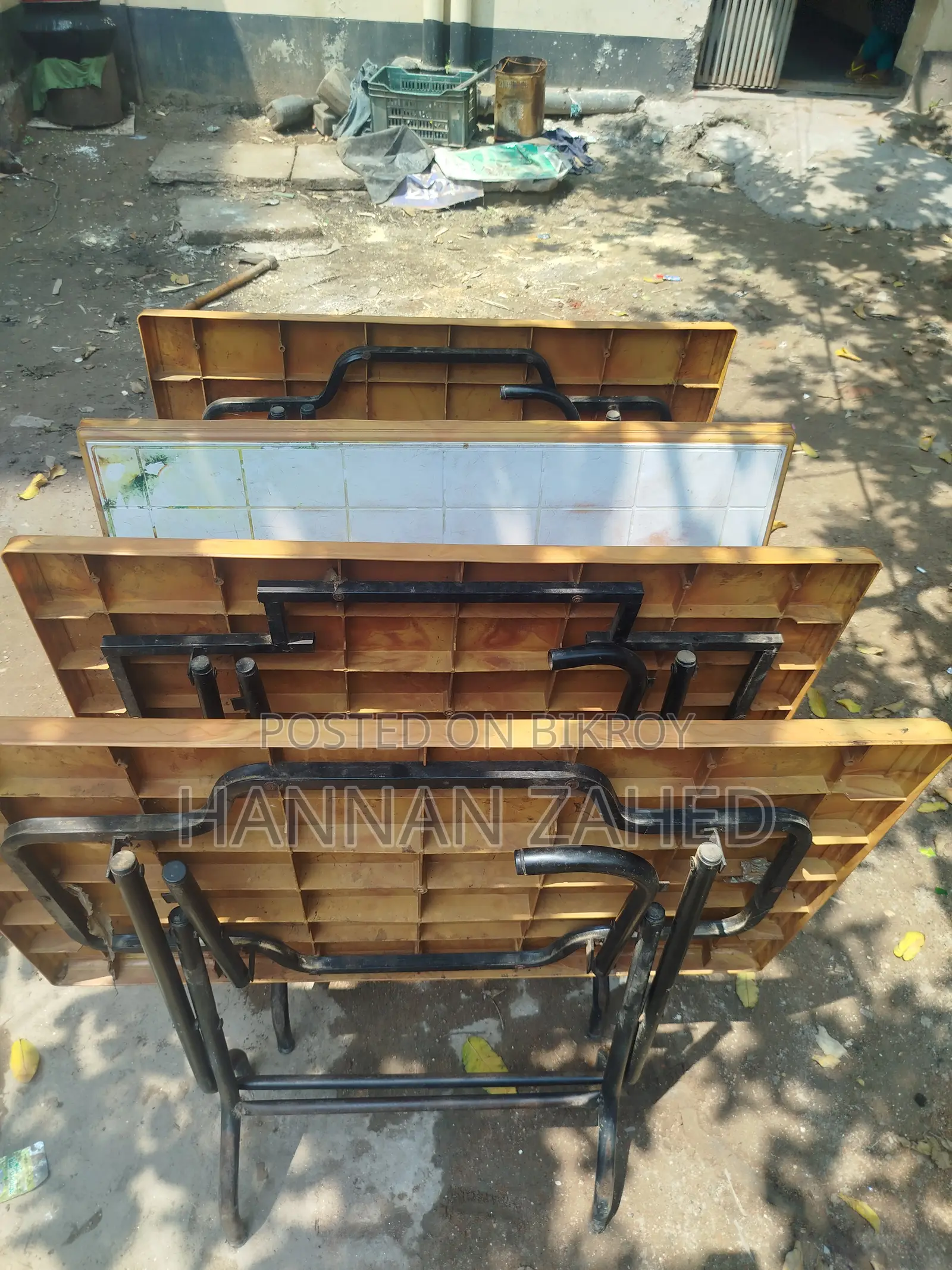 চারটি Rfl টেবিল বিক্রি করবো