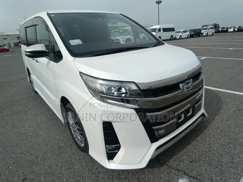 Toyota Noah Hybrid WXB V-3/4 AP 2021