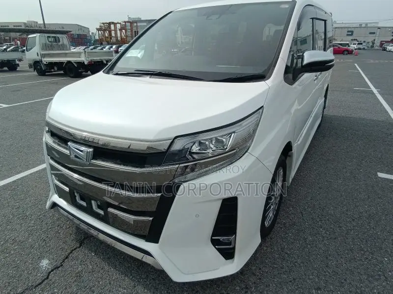 Toyota Noah Hybrid WXB V-3/4 AP 2021