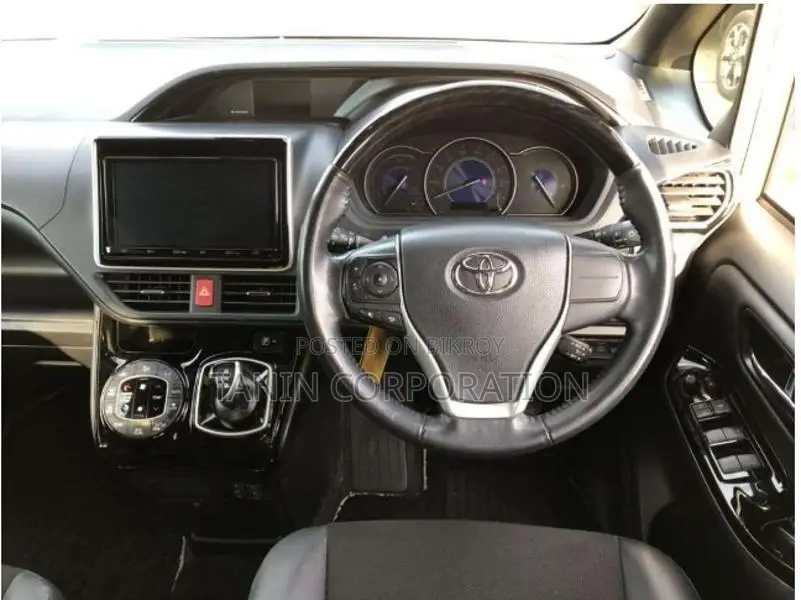 Toyota Noah Hybrid WXB V-3/4 AP 2021