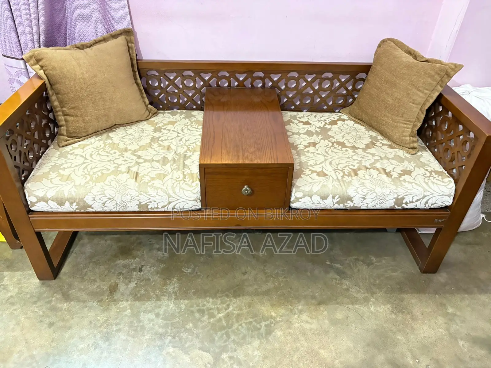 Delta Sofa Sell