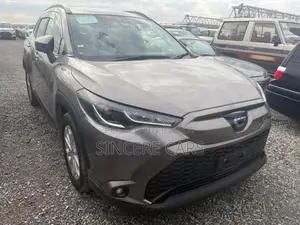 Toyota Corolla Cross S PKG HYBRID 2024