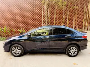 Honda Grace 2017