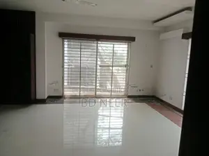 গুলশান ২ নর্থ সাইডে ৪০০০ বর্গফুটের ৪ বেডরুমের অ্যাপার্টমেন্ট ভাড়া