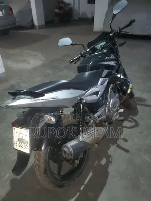 Bajaj Pulsar 150 (2015)