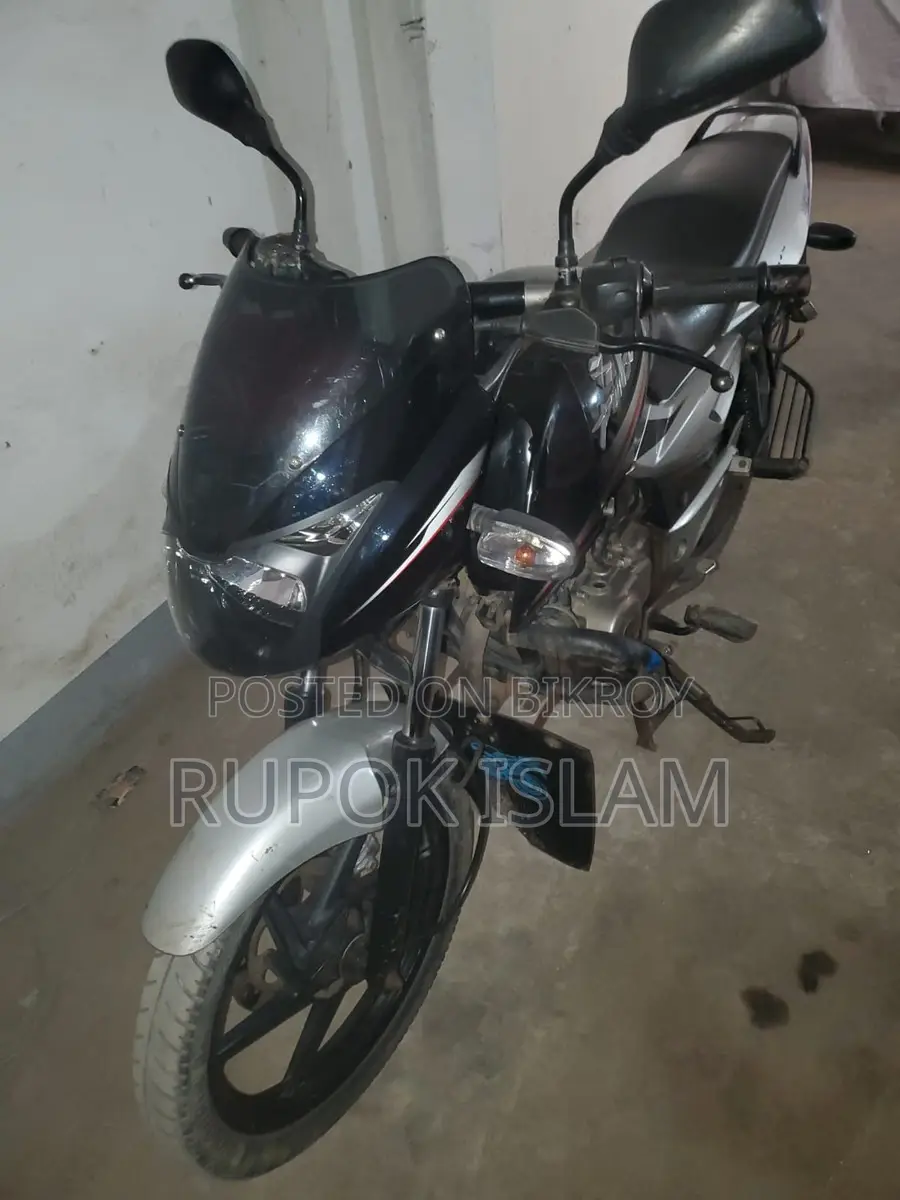Bajaj Pulsar 150 (2015)