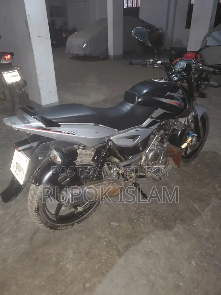 Bajaj Pulsar 150 (2015)