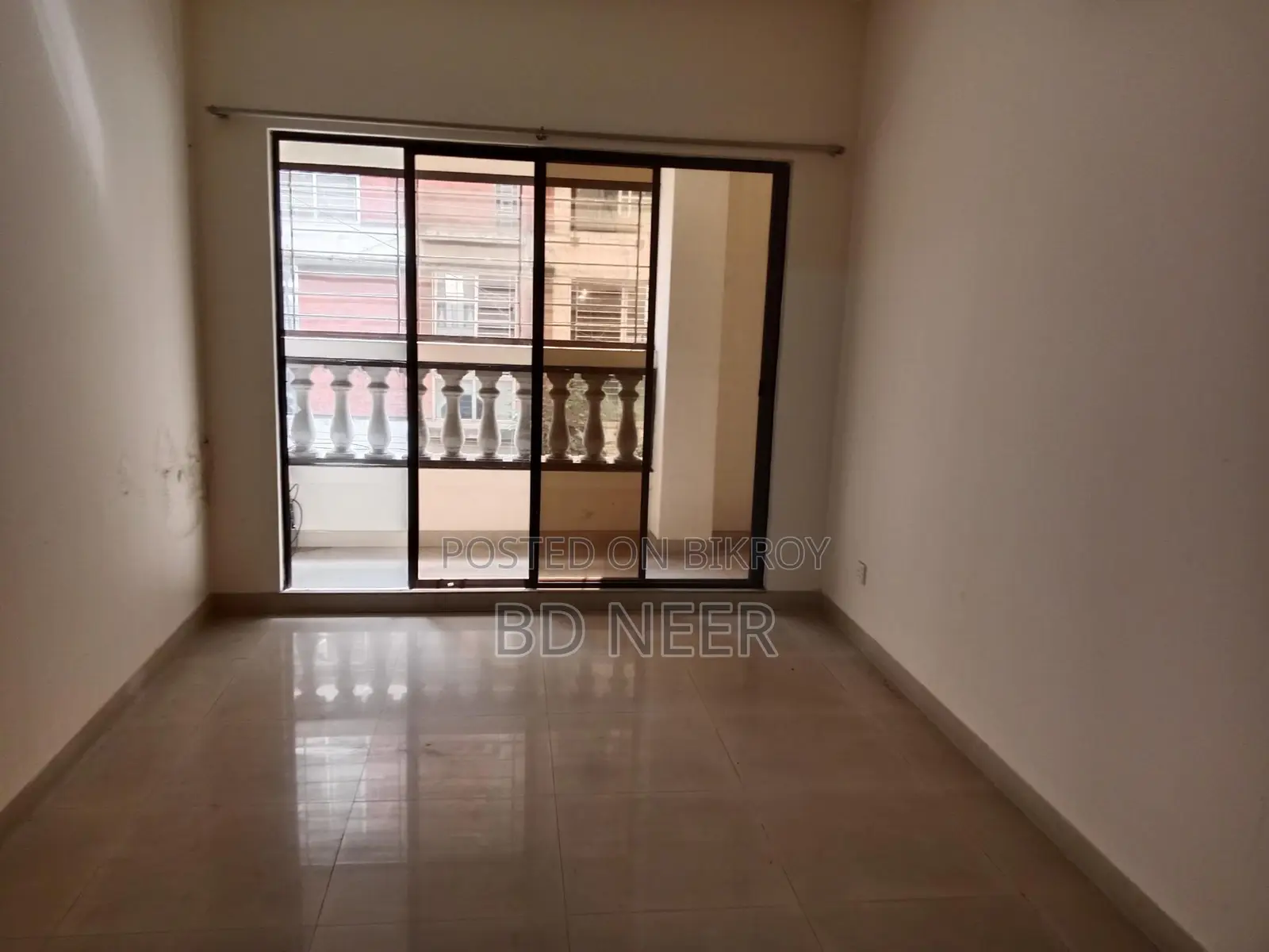 nice looking 2900 sft 4 Bed room apt available in Gulshan