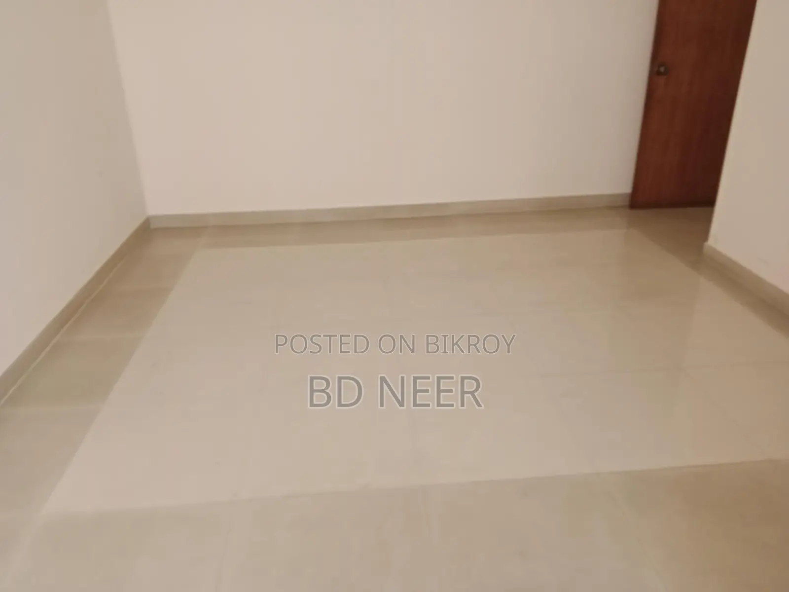 nice looking 2900 sft 4 Bed room apt available in Gulshan