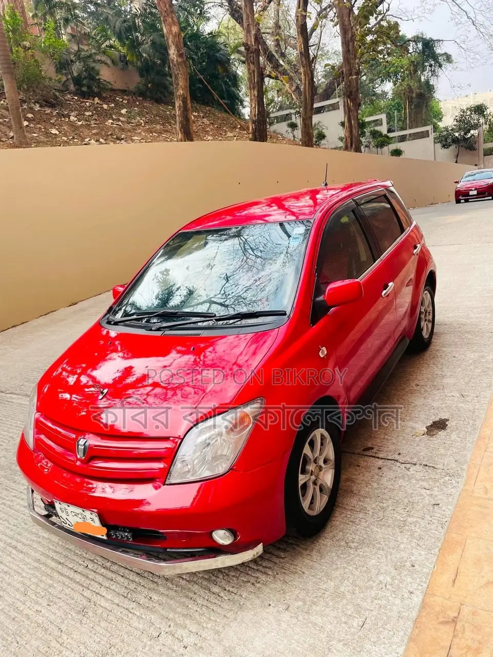 Toyota ist red 2004