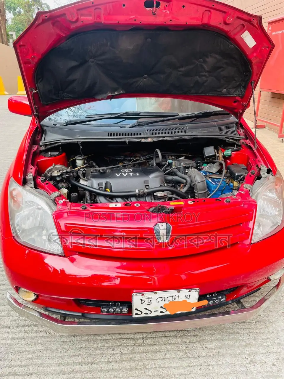 Toyota ist red 2004