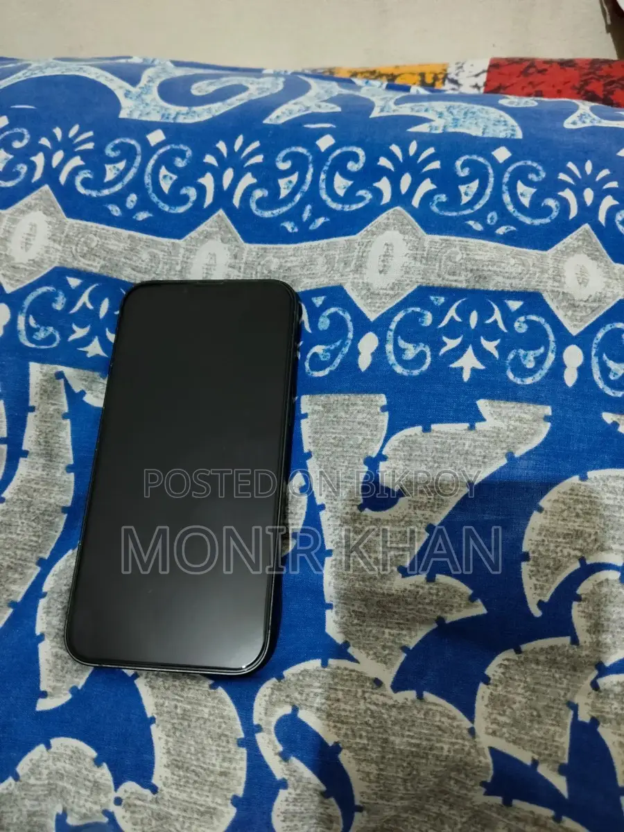 Apple iPhone 13 (Used)