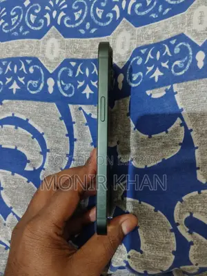 Apple iPhone 13 (Used)