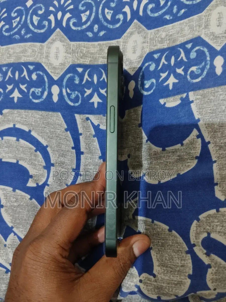 Apple iPhone 13 (Used)