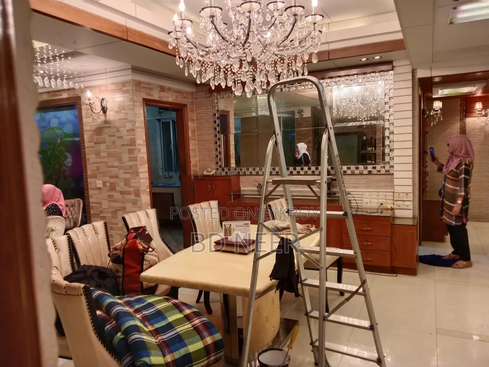 গুলশান ২ এ এক্সক্লুসিভ ফুল ফার্নিশড জিম ও পুল সহ ৪ বেডরুমের অ্যাপার্টমেন্ট ভাড়া