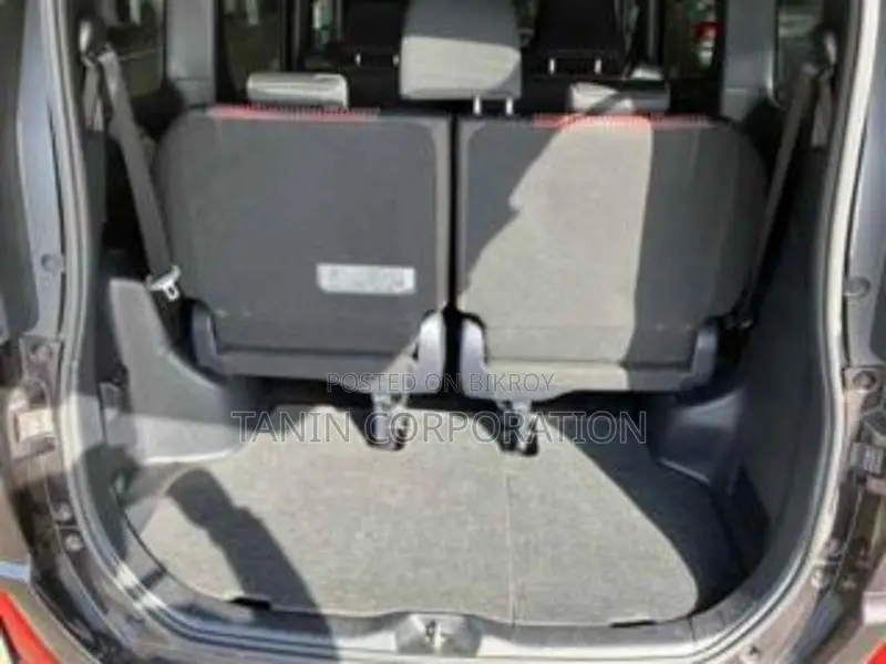 Toyota Voxy Hybrid ZS 2021