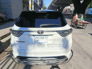 Toyota Harrier advance premium 2014